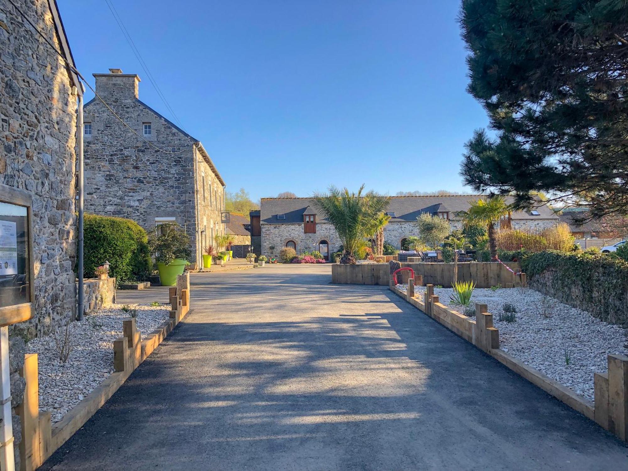Gites Du Domaine Du Grenier Yffiniac Luaran gambar