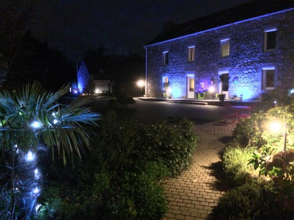 Gites Du Domaine Du Grenier Yffiniac Luaran gambar